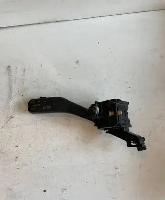 Volkswagen PASSAT B7 Indicator stalk 1K0953513A