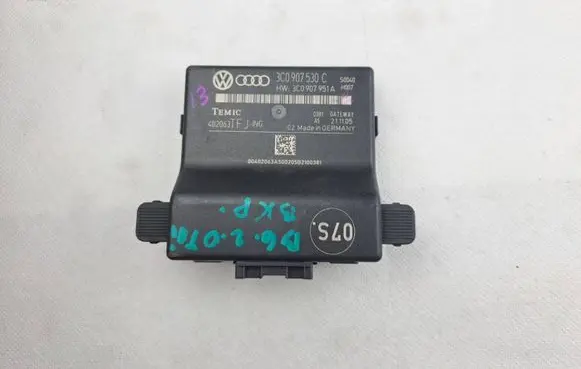 Volkswagen PASSAT B6 Gateway control module 3C0907530C 3C0907951A 402063