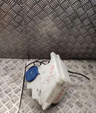 Mercedes-Benz B W245 Windshield washer fluid reservoir/tank 1698690220