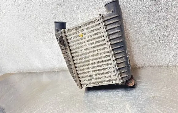 Opel Omega B1 Intercooler radiator 90448464 0326 2195110003