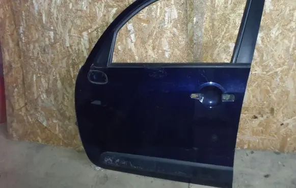 Citroen C3 Picasso Front door