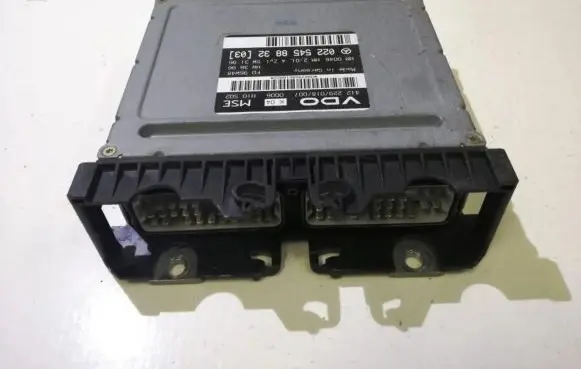 Mercedes-Benz E W210 Engine control unit/module 0225458832