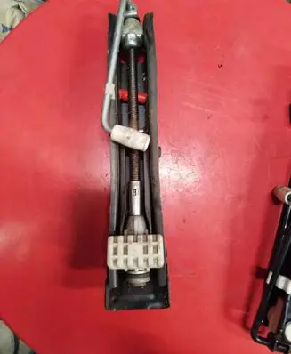 BMW 5 E39 Lift Jack 1094911