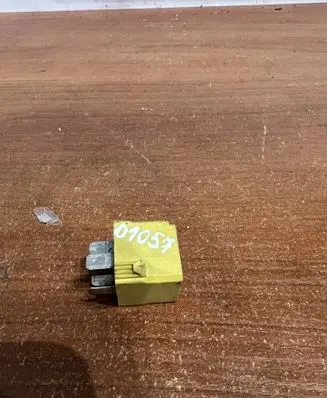 Mercedes-Benz A W169 Other relay A0025421419 D1057
