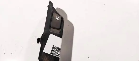 Toyota Yaris Fuel tank opening switch 