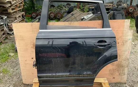 Audi Q7 4L Rear door