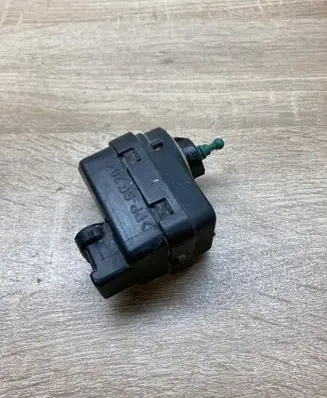 Renault Megane I Headlight level adjustment motor 7700840141D