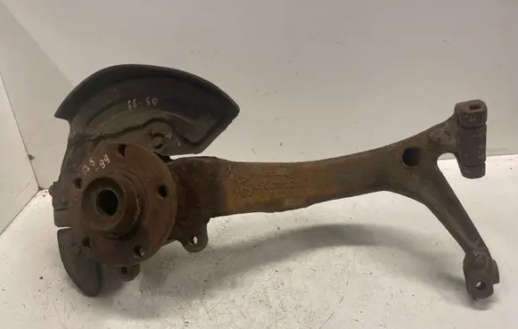 Volkswagen PASSAT B5 Front wheel hub 8D0407257