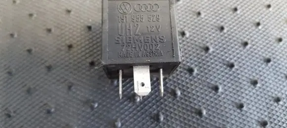 Volkswagen Golf II Other relay 191955529 72HV002