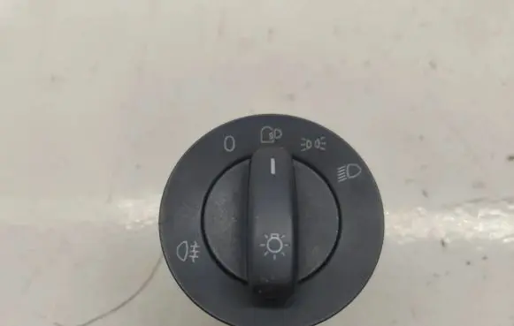 Volkswagen Caddy Light switch 1K0941431 748500255000 9521101