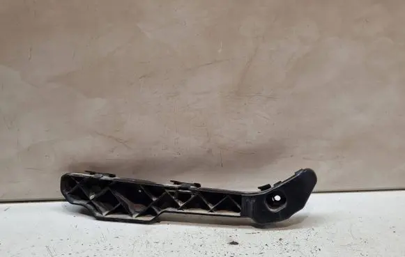 KIA Carens II Front bumper mounting bracket 865111D000