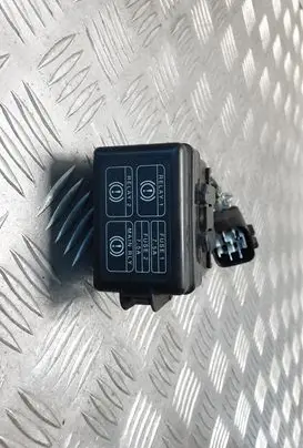 Mitsubishi Outlander Fuse module 8565A162