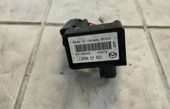 Mazda 6 Airbag deployment crash/impact sensor K0273 6012804D 15305