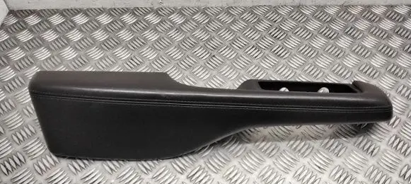 Chrysler Pacifica Front door interior handle trim 3082562 3083592
