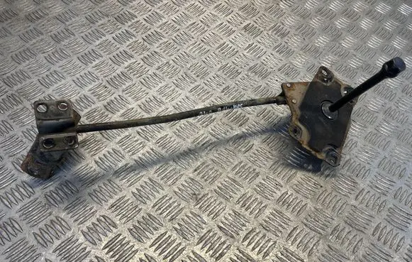 Hyundai Santa Fe Spare wheel mounting bracket 