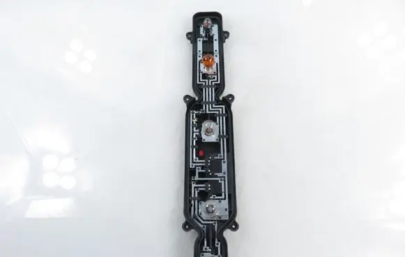 Iveco Daily 35.8 - 9 Tail light bulb cover holder 