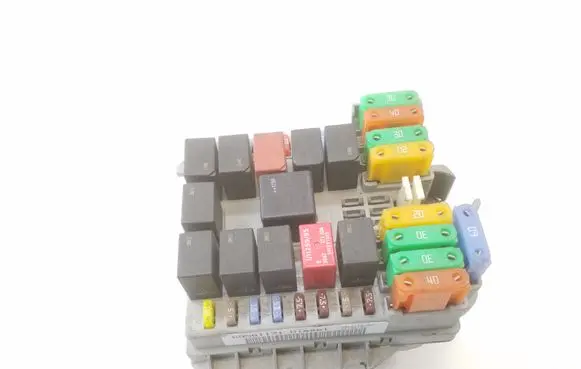Iveco Daily 35.8 - 9 Fuse module 69501171