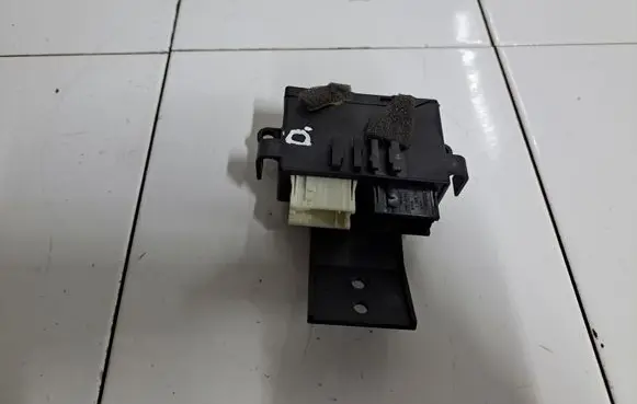 BMW 3 E46 Wing mirror control module 61316913364 05021805