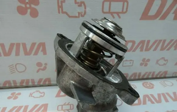 Mercedes-Benz CLK A209 C209 Thermostat/thermostat housing A2722000415