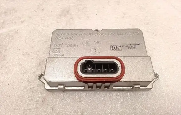 Mercedes-Benz E W211 Headlight ballast module Xenon 5DV00829000