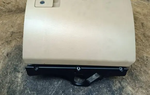 Volkswagen PASSAT B6 Glove box 3C1857114 T0024226 P0108696