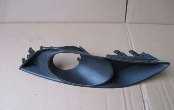 Toyota Auris 150 Front fog light trim/grill 8148202040