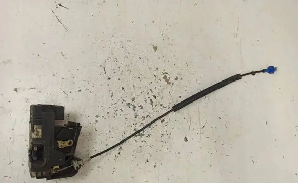 Opel Astra G Front door lock GMAS90561151