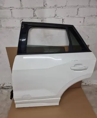 Audi Q2 - Rear door