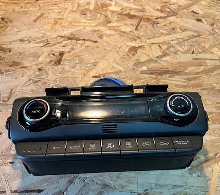 Hyundai Kona I Climate control/heater control trim 97250CMAD0