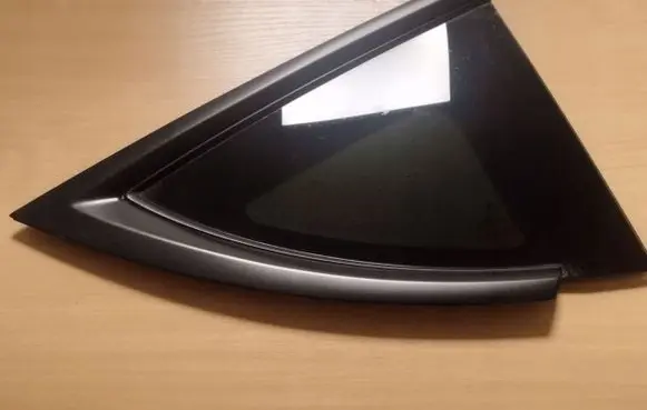 Tesla Model Y Sliding door window/glass 162116100B