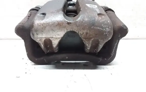 Opel Insignia A Rear brake caliper