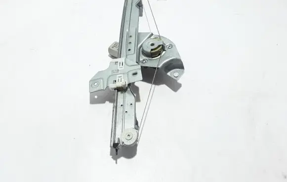 Dacia Duster Front window lifting mechanism without motor 8200733828