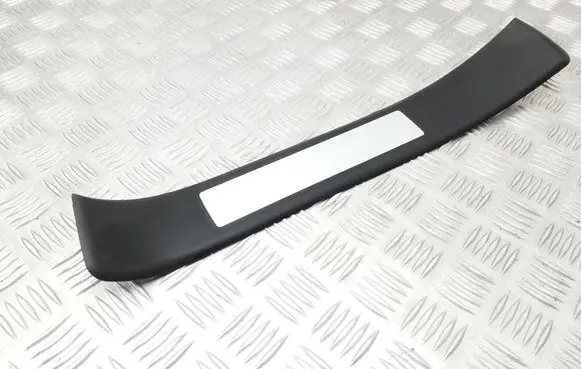 Seat Exeo (3R) Rear sill trim cover 8E0853375P