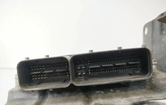 Opel Zafira B Engine control unit/module 55575556 0281017064 10111039S3