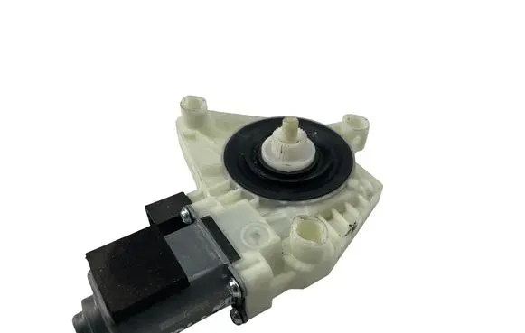 Volkswagen PASSAT B8 Front door window regulator motor 5Q4959801D