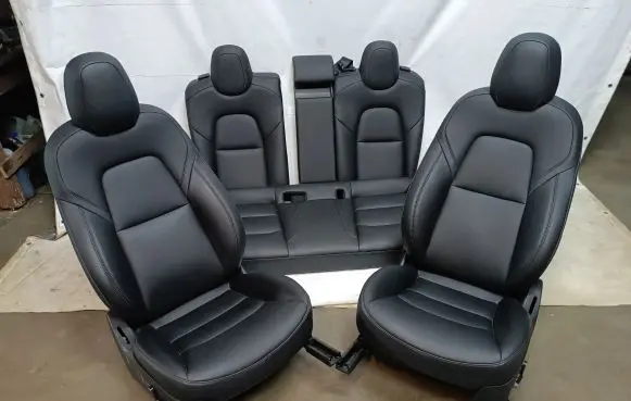 Seat set