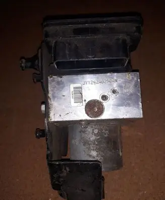 Jeep Grand Cherokee ABS Pump 68145906AA 17685436