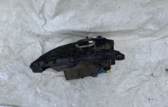 Audi A4 S4 B9 8W AdBlue liquid reservoir 8w0131878bk
