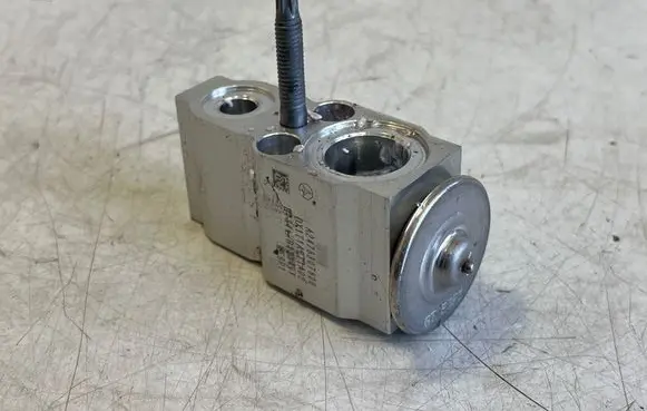 Mercedes-Benz GLB X247 Air conditioning (A/C) expansion valve A2478307800
