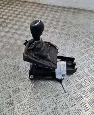 Opel Astra H Gear shifter/selector 