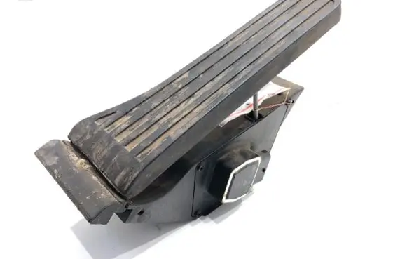 Mercedes-Benz E W212 Accelerator throttle pedal A2043000004