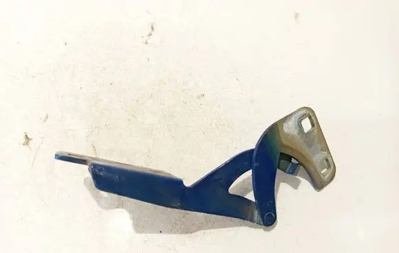 Engine bonnet/hood hinges