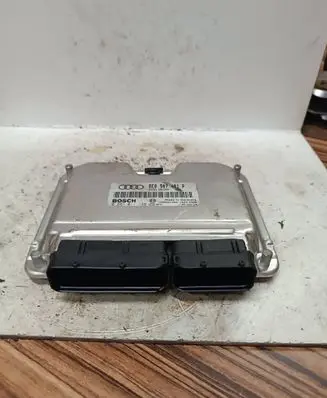Audi A4 S4 B6 8E 8H Engine control unit/module 8E0907401P 0281011136