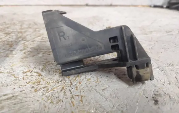 Mercedes-Benz C W205 Radiator mount bracket A2055014420