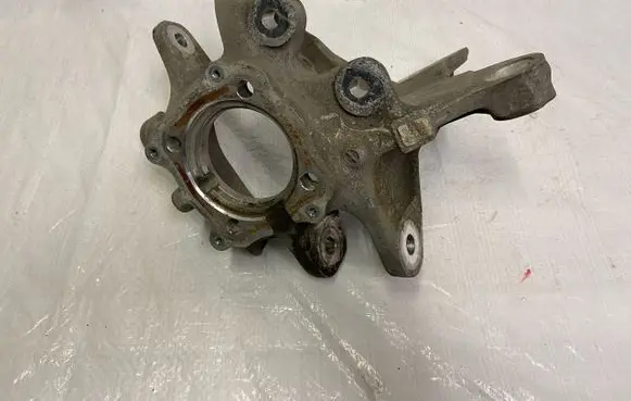 BMW 5 F10 F11 Rear wheel hub 6796099