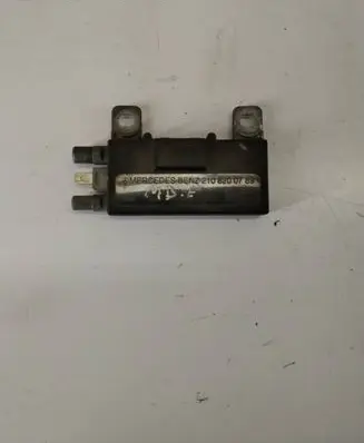 Mercedes-Benz E W210 Antenna control unit 2108200789