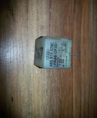Volkswagen PASSAT B5 Other relay 443919578C PA66GF30