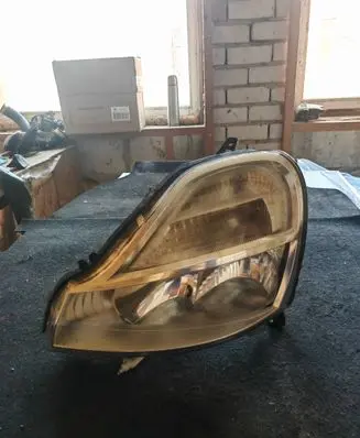 Renault Modus Headlight/headlamp 8200658379