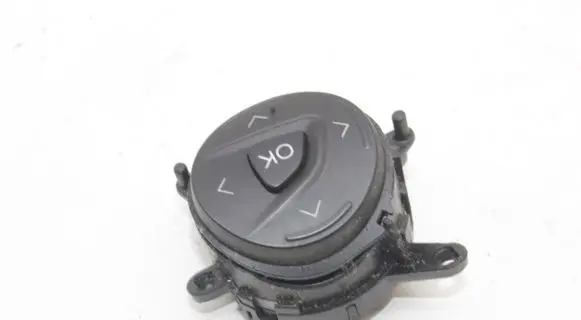 Ford Focus Steering wheel buttons/switches AM5T14K147BA