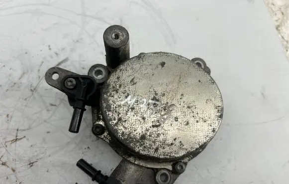 Ford Kuga I Vacuum pump 9673836180